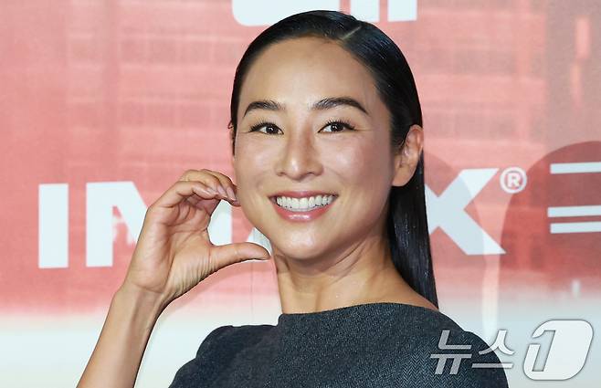 배우 그레타 리가 15일 오전 서울 용산구 CGV용산아이파크몰에서 열린 영화 '트론: 아레스'(감독 요아킴 뢰닝) 내한 기자간담회에 참석해 미소를 짓고 있다. '트론: 아레스'는 가상 세계에서 현실 세계로 넘어온 고도 지능 AI 병기 아레스의 등장으로 시작되는 통제 불가의 위기를 그린 압도적 비주얼 액션 블록버스터다. 2025.9.15/뉴스1 ⓒ News1 권현진 기자