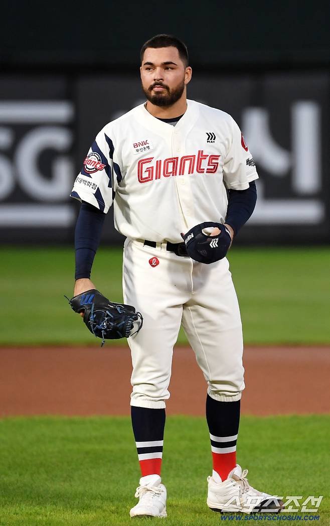 10일 부산 사직구장에서 열린 롯데 자이언츠와 한화 이글스의 경기. 롯데 감보아가 숨을 고르고 있다. 부산=박재만 기자 pjm@sportschosun.com/2025.09.10/