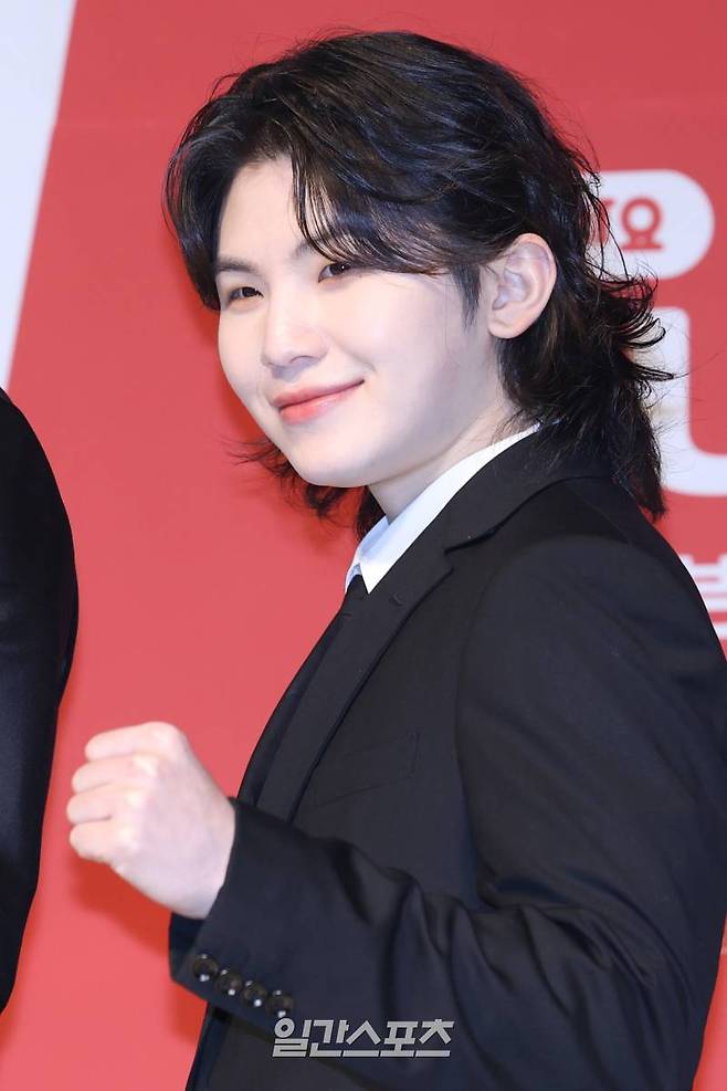 그룹 세븐틴 우지가 3일 오후 서울 강남구 엘리에나호텔에서 열린 tvN 새 예능 '나나투어 with 세븐틴' 제작발표회에 참석해 포즈를 취하고 있다. '나나투어 with 세븐틴'은 가이드로 재취업한 여행 예능 20년 차 베테랑 ‘NA이드’와 이탈리아의 여름으로 떠난 데뷔 10년 차 세븐틴의 찐~한 우정 여행기. 오는 5일 오후 8시 40분 첫 방송. 서병수 기자 qudtn@edaily.co.kr /2024.01.03/