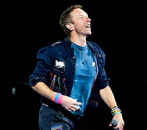 밴드 콜드플레이(크리스 마틴, 존 버클랜드, 윌 챔피언, 가이 베리맨)가 지난 4월 16일 경기 고양시 고양종합운동장에서 진행된 내한 공연 'Coldplay [Music Of The Spheres World Tour]'에서 무대를 펼치고 있다. [사진=라이브네이션코리아]