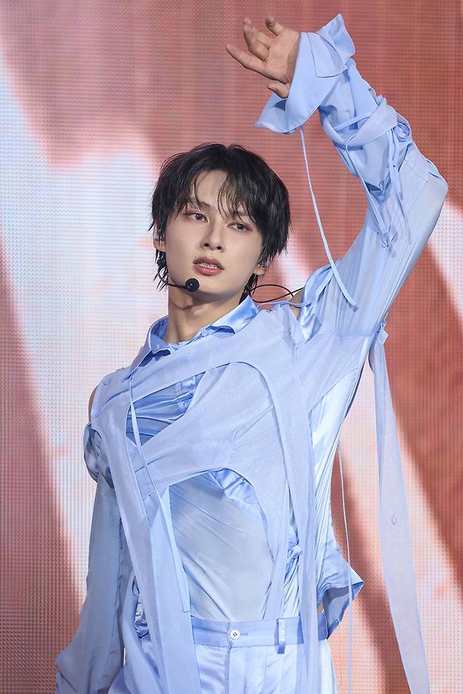 세븐틴 준. 플레디스 엔터테인먼트 제공