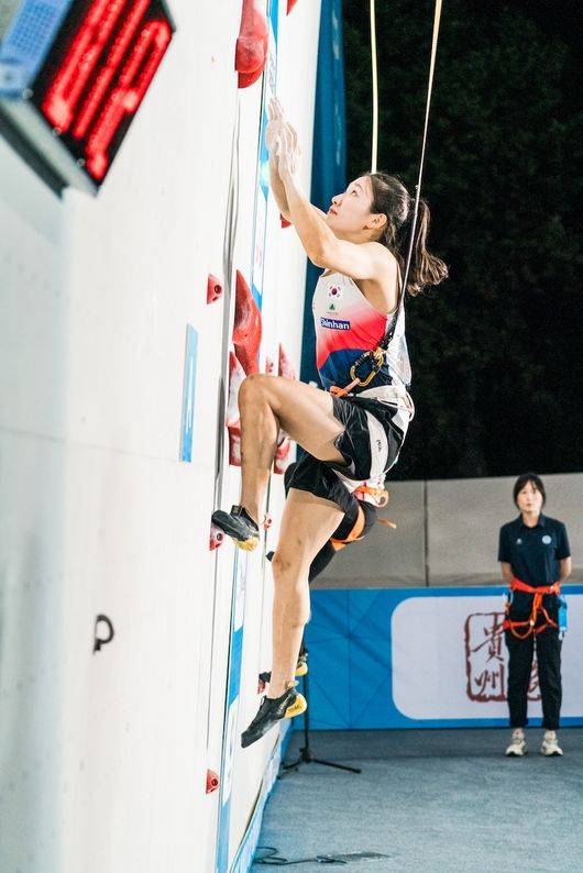 대한산악연맹은 "중국 구이양에서 열린 '2025 IFSC 클라이밍 구이양 스피드 월드컵'에서 대한민국 클라이밍 스피드 국가대표 정지민이&nbsp;여자 스피드 부문에서 은메달을 획득했다"고 밝혔다. / 대한산악연맹