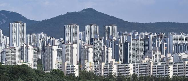 사진은 지난달 26일 서울 마포구 하늘공원에서 바라본 서울 시내 아파트의 모습. 2025.8.26 이지훈 기자