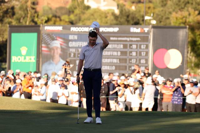 넣으면 연장전으로 가는 마지막 홀 퍼트를 놓치고 아쉬워하는 벤 그리핀. AFP연합뉴스