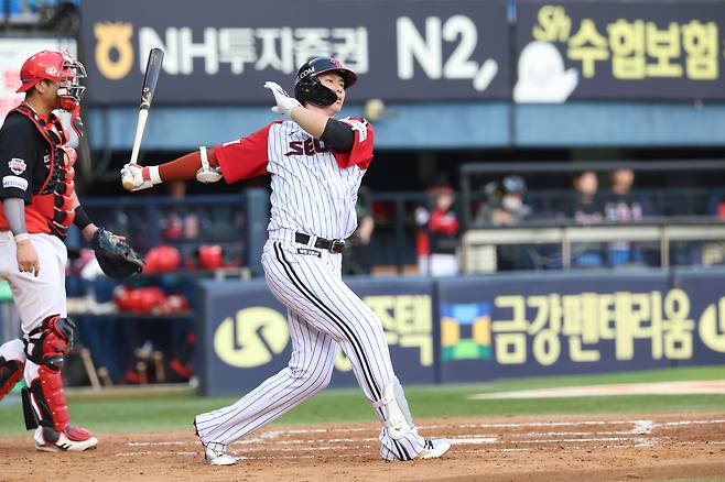 LG 홍창기가 14일 잠실 KIA전 대타로 나와 복귀 이틀 만에 타점을 기록하고 있다. LG 트윈스 제공