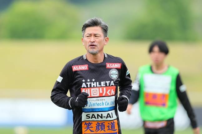 ▲ 1986년 브라질 산투스에서 프로로 데뷔한 미우라는 팔메이라스 등 해외 리그 경험을 한 유학파다. 그는 일본 대표팀에서 2000년까지 활약했고 총 89경기에 나서 55골을 넣으며 인상적인 대표팀 생활을 했다. 프로 데뷔 40년이 지난 지금도 일본 4부리그에서 뛰고 있다. ⓒ 아틀레티코 스즈카