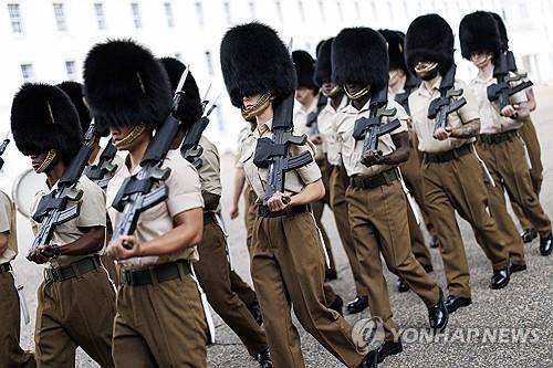 트럼프 국빈방문 행사 리허설 중인 영국 육군 [EPA=연합뉴스. 재판매 및 DB 금지]