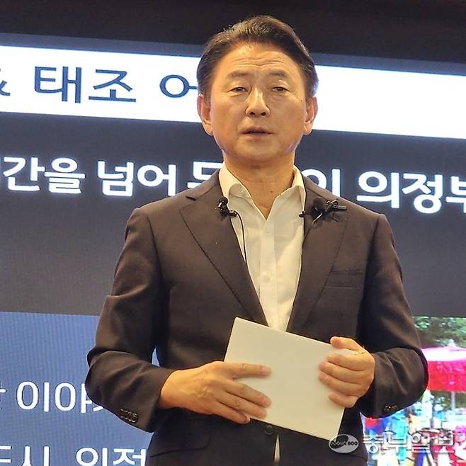 김동근 의정부시장이 16일 의정부문화역 이음에서 &nbsp;'의정부 문화혁신 로드맵' 관련 기자회견을 하고 있다. 사진=박홍기기자