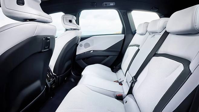 BMW 신형 iX3 실내