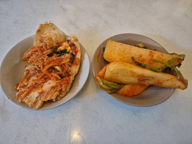 제일맞게컬리 김치 2종. 맵지 않으면서 시원하고 아삭한 맛이 특징이다./사진=김아름 기자 armijjang@