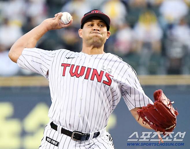 11일 서울 잠실구장에서 열린 KT-LG전. LG 선발투수로 마운드에 오른 치리노스. 잠실=정재근 기자 cjg@sportschosun.com/2025.9.11/