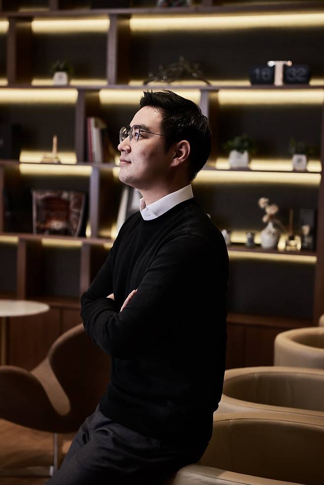 지휘자 최수열. / 사진출처. 인천시립교향악단. ⓒKyutai Shim.