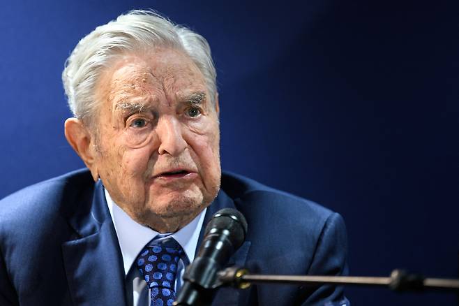 Hungarian-born US investor and philanthropist George Soros answers to questions after delivering a speech on the sidelines of the World Economic Forum (WEF) annual meeting in Davos on May 24, 2022. [AFP/YONHAP]