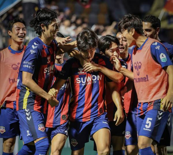 프로축구 K리그1 강등권에 처진 수원FC가 정규시즌 남은 4경기서 반등을 다짐했다. 수원FC 제공