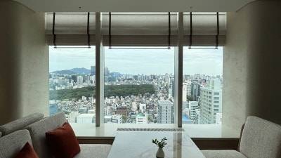 30층에 위치한 ‘웨스틴 클럽’. 클럽 객실 투숙객만 이용할 수 있는 공간이다. / 사진=홍지연 여행+ 기자