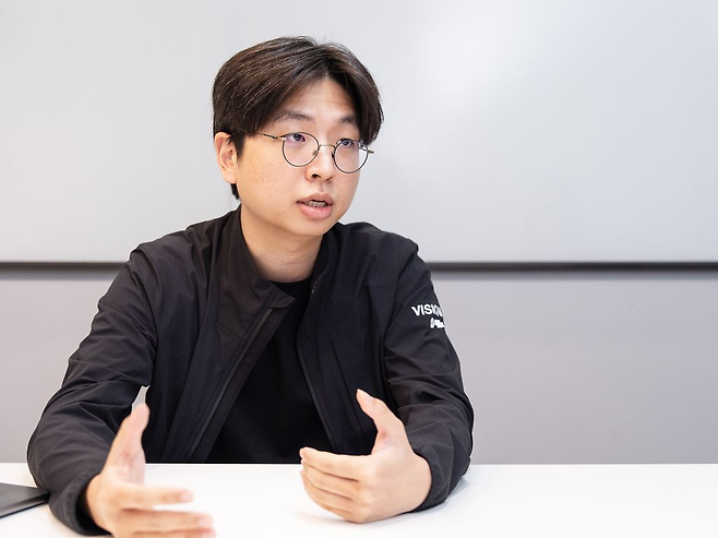 김지섭 뤼튼 사업개발실장이 지난 5일 헤럴드경제와 만나 인터뷰를 진행하는 모습 [뤼튼 제공]