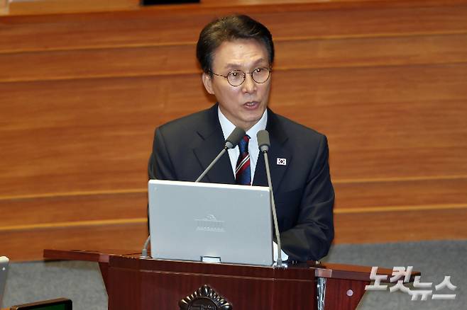 16일 서울 여의도 국회에서 열린 제429회국회(정기회) 제6차 본회의 외교·통일·안보 분야 대정부질문에서 김민석 국무총리가 의원 질의에 답변을 하고 있다. 윤창원 기자