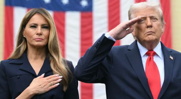 미국 현지시간으로 11일 미국 버지니아주(州) 알링턴에 있는 펜타곤에서 열린 9·11 테러 24주기 추모식에 참석한 트럼프 대통령의 모습. AFP 연합뉴스