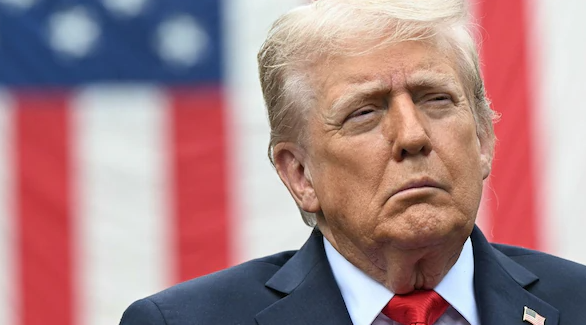 미국 현지시간으로 11일 미국 버지니아주(州) 알링턴에 있는 펜타곤에서 열린 9·11 테러 24주기 추모식에 참석한 트럼프 대통령. 오른쪽 입꼬리가 축 처진 모습이 역력하다. AFP 연합뉴스