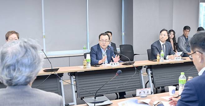 대구시 민·관·학 반려동물 문화산업 육성 협약식에서 홍성주 대구시 경제부시장이 발언하고 있다. ⓒ대구시청