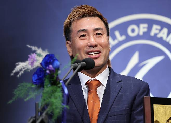 16일 서울 종로구 아산정책연구원에서 열린 2025 K리그 명예의 전당 헌액식에서 김병지가 소감을 밝히고 있다. 연합뉴스