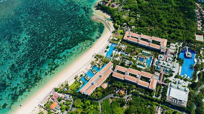 허니문 전문 여행사 팜투어가 발표한 2026년 발리 신혼여행 인기 리조트 순위 1위를 차지한 ‘물리아’ 전경. 사진제공|팜투어