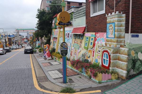 인천 차이나타운 옆에 조성한 송월동 동화마을. /조재영 기자