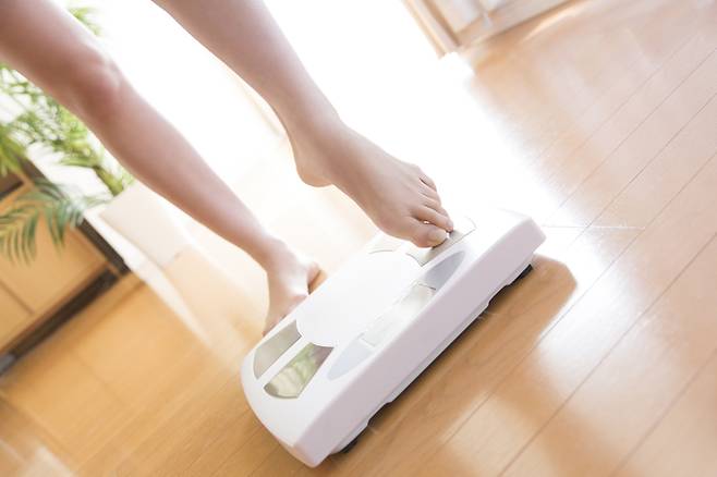 실제 체중은 식습관, 운동, 생활 환경 등 다양한 요인에 영향을 받는다. 사진= 게티이미지뱅크