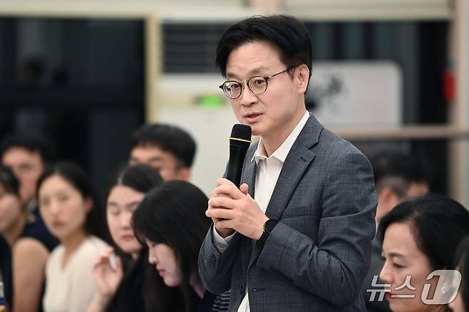 김정관 산업통상자원부 장관이 16일 오후 세종시에서 열린 기자간담회에서 발언하고 있다. (산업통상자원부 제공) 2025.09.17 /뉴스1