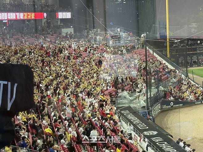 전반기만 해도 관중석이 꽉 찼던 챔필에 빈자리가 보인다. 최근 경기력이 좋지 못한 탓이다. 광주 | 박연준 기자 duswns0628@sportsseoul.com