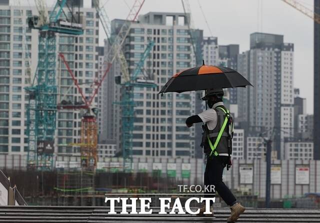 한국건설산업연구원에 따르면 최근 3년간 건설업 주요 실물 지표는 금융위기 당시보다 큰 폭으로 악화된 것으로 나타났다. /뉴시스