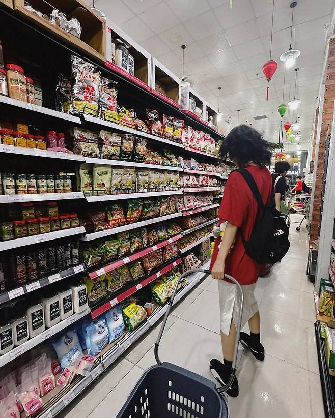 스피드캣 운동화를 착용한 슬기 인스타그램 @hi_sseulgi