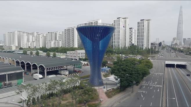 서울 송파구 가락시장 사거리에 우뚝 선 정수탑 전경 서울시 제공