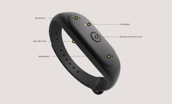 스마트 팔찌 비 파이어니어(Bee Pioneer). 웨어러블 AI 기기 스타트업 비(Bee)가 만든 파이어니어는 음성을 기록하고, 이를 기반으로 할 일 목록, 요약, 개인 인사이트를 제공한다.