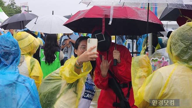 17일 서울 여의도 한강공원에서 열린 '케이 데이 인 한강'(K-day in Hangang). 사진=신용현 기자