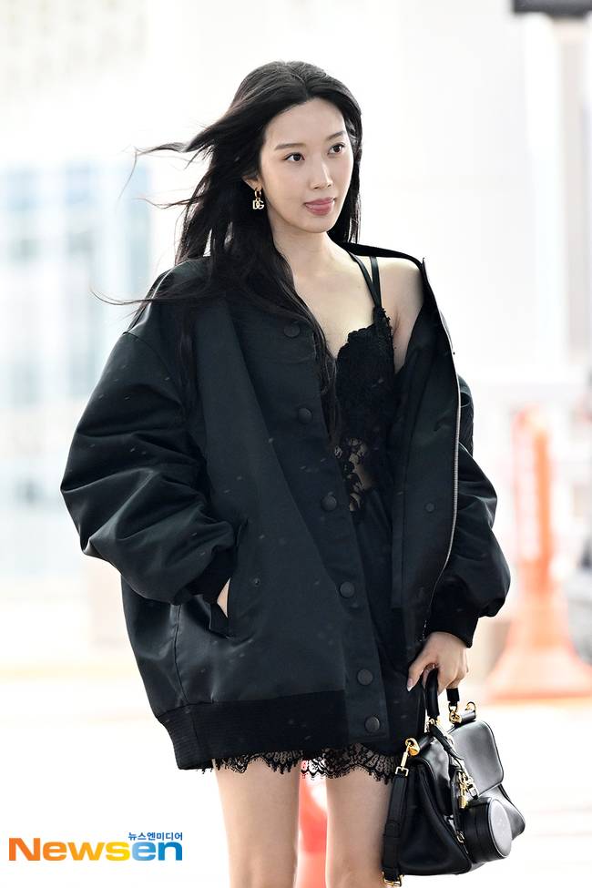 해외 일정 참석 차 인도네시아 자카르타로 출국하는 문가영