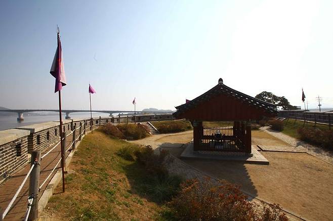 초지진 성곽과 대포 (사진=한국관광공사) *재판매 및 DB 금지