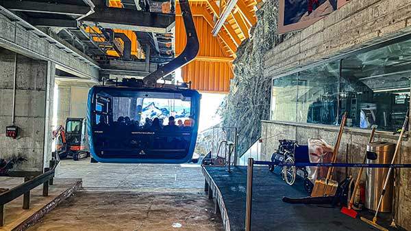 브라이트호른을 등반하려면 체르마트에서 글레이셔 파라다이스 노선을 타야 한다.