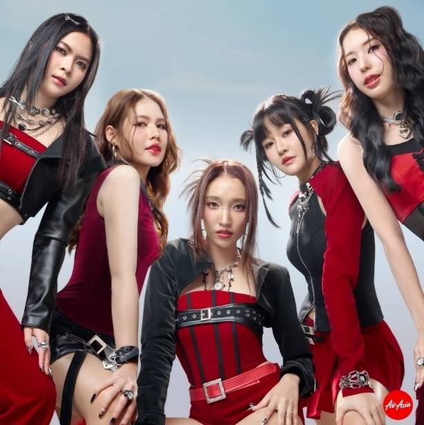에어아시아 소속 5인조 걸그룹 ‘베라(Vera)’. 에어아시아 제공