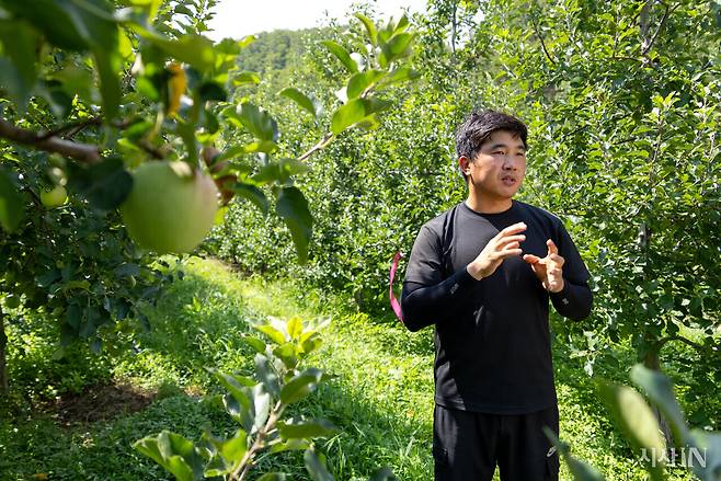 8월25일 경북 청송에서 만난 농부 이종상씨. 2018년 청년 창업농으로 선정된 그는 한 해에 2000여만 원씩 대출금을 갚고 있다. ⓒ시사IN 신선영