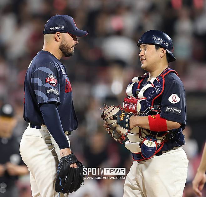 ▲ 감보아 유강남 ⓒ곽혜미 기자