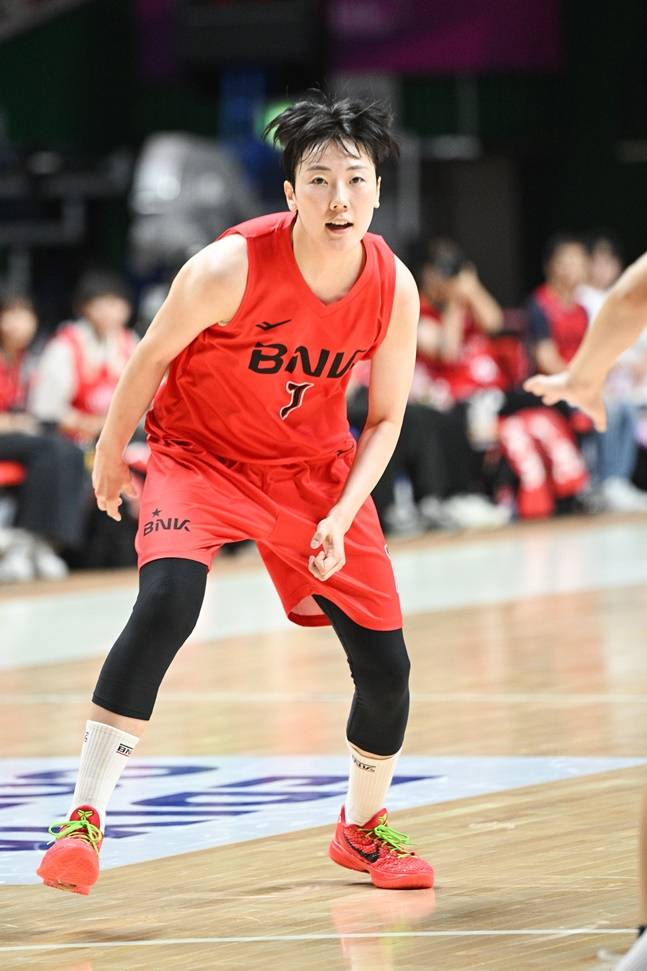 BNK 박혜진이 2025 박신자컵에서 뛰고 있다. /사진=WKBL 제공