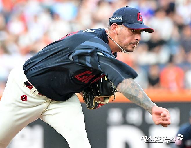 롯데 자이언츠 외국인 투수 빈스 벨라스케즈의 보직이 선발에서 불펜으로 변경될 것으로 보인다. 사진 엑스포츠뉴스 DB