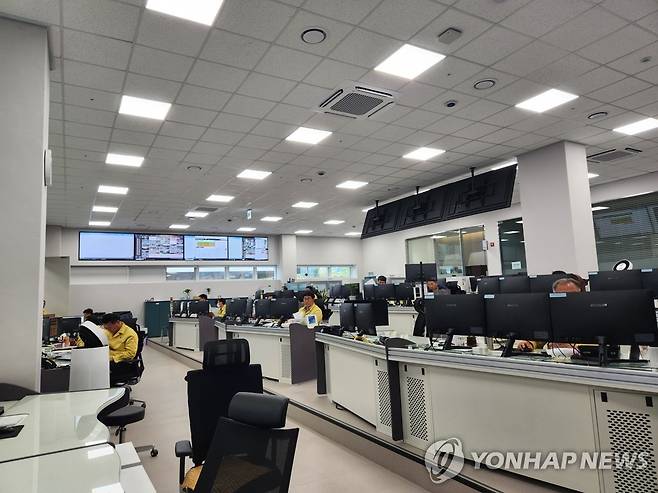 행안부 재난상황실 상황요원 근무실 [촬영 계승현]
