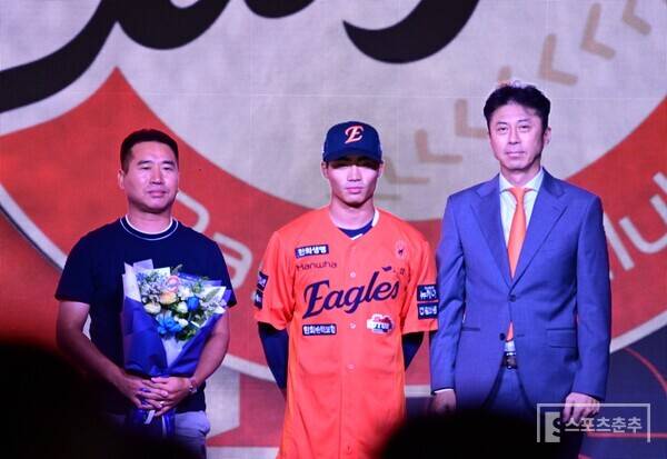 한화에 1라운드 3순위로 지명된 외야수 오재원. (사진=스포츠춘추 황혜정 기자)