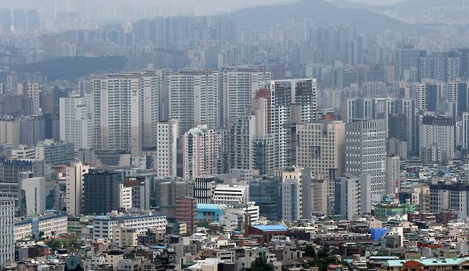 [이데일리 방인권 기자] 6월 서울 남산에서 바라본 도심의 모습.