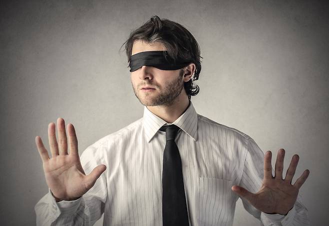 진통제를 먹은 뒤 앞을 보지 못했던 미국인이 자신의 이빨을 눈에 넣어 20년 만에 시력을 되찾았다. 사진= 게티이미지뱅크