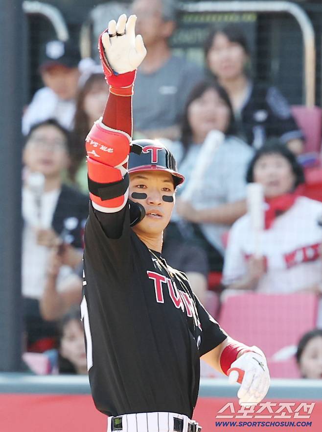18일 수원 케이티위즈파크에서 열린 KT와 LG의 더블헤더 1차전 경기. 6회초 1타점 적시타를 날린 LG 박해민. 수원=송정헌 기자songs@sportschosun.com/2025.09.18/