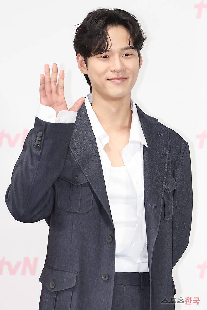 tvN 새 토일드라마 '엄마친구아들'(극본 신하은, 연출 유제원), 제작발표회에 참석한 배우 윤지온. ⓒ이혜영 기자 lhy@hankooki.com