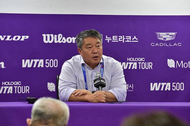2025 코리아오픈 기자회견에 참석한 토니 조 레퍼리. 코리아오픈